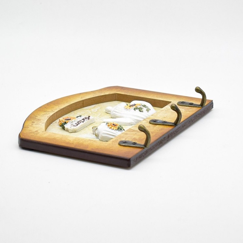 Cuier decorativ cu 3 carlige, Naimeed D65-3, 20x15.5x0.8 cm, Maro Cuier decorativ cu 3 carlige, Naimeed D65-3, 20x15.5x0.8 cm, Maro