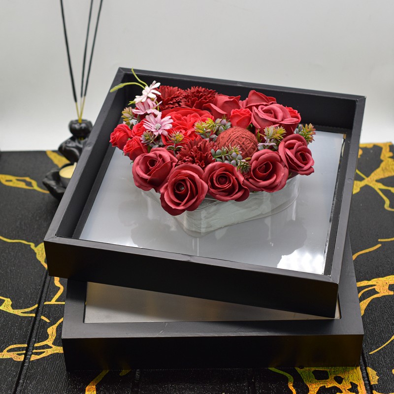 Aranjament floral elegant, flori de sapun, D4076, Rosu