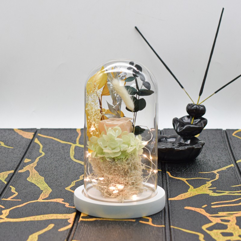 Aranjament floral in cupola de sticla, lumina Led, D4039, Galben Aranjament floral in cupola de sticla, lumina Led, D4039, Galben