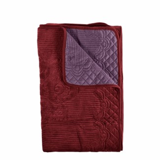Cuvertura Canapea, Naimeed D4893M, 70x210cm, poliester, pufoasa, matlasata, Visiniu Cuvertura Canapea, Naimeed D4893M, 70x210cm, poliester, pufoasa, matlasata, Visiniu